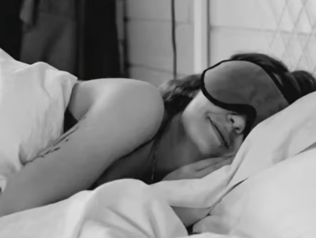 MORNING PEOPLE ARE HAPPIER: SLEEP EXPERT ANNELIES SMOLDERS GIVES TIPS FOR NIGHT OWLS