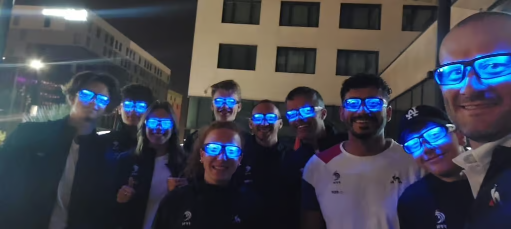 Propeaq Lichtbril: De weg naar de overwinning op de Olympische Spelen Parijs 2024 verlichten